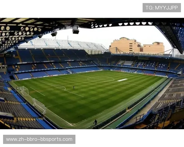 英超球员入场通道设置及比赛前仪式解析